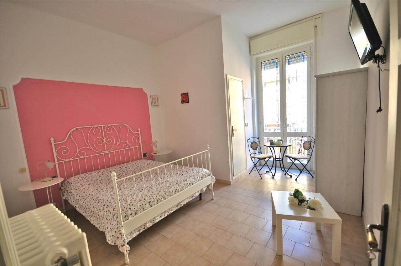 Villa Rosa Dei Venti Виареджо Стая снимка